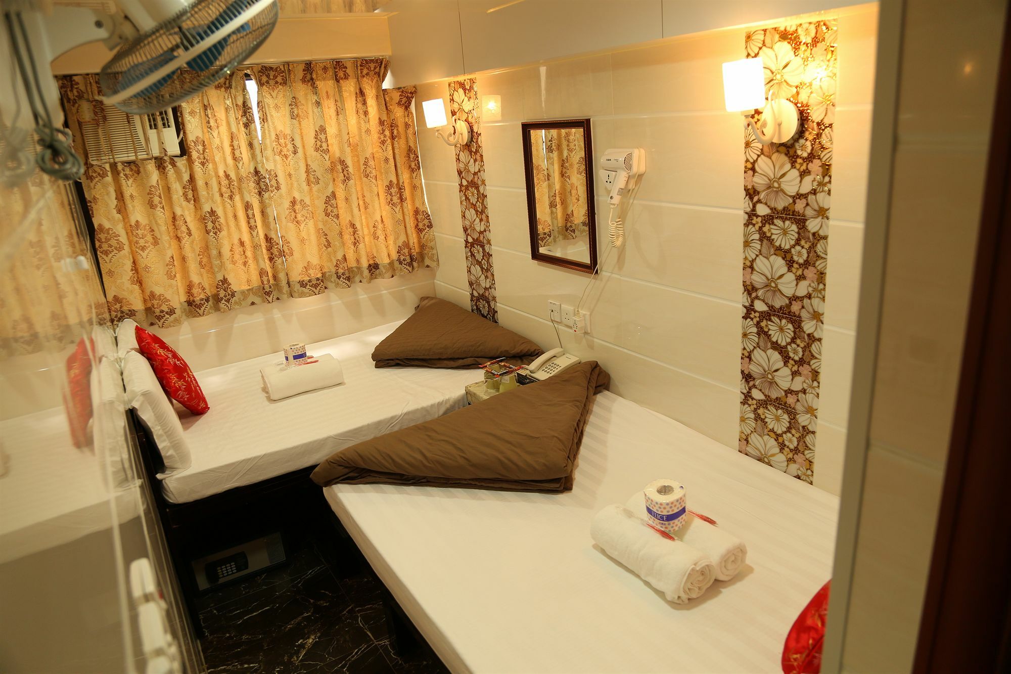 New Tokyo Hostel Hong Kong Ngoại thất bức ảnh